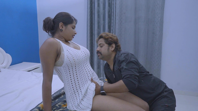 desigoldtv: 姐夫的在看到火辣性感的嫂子后勃起