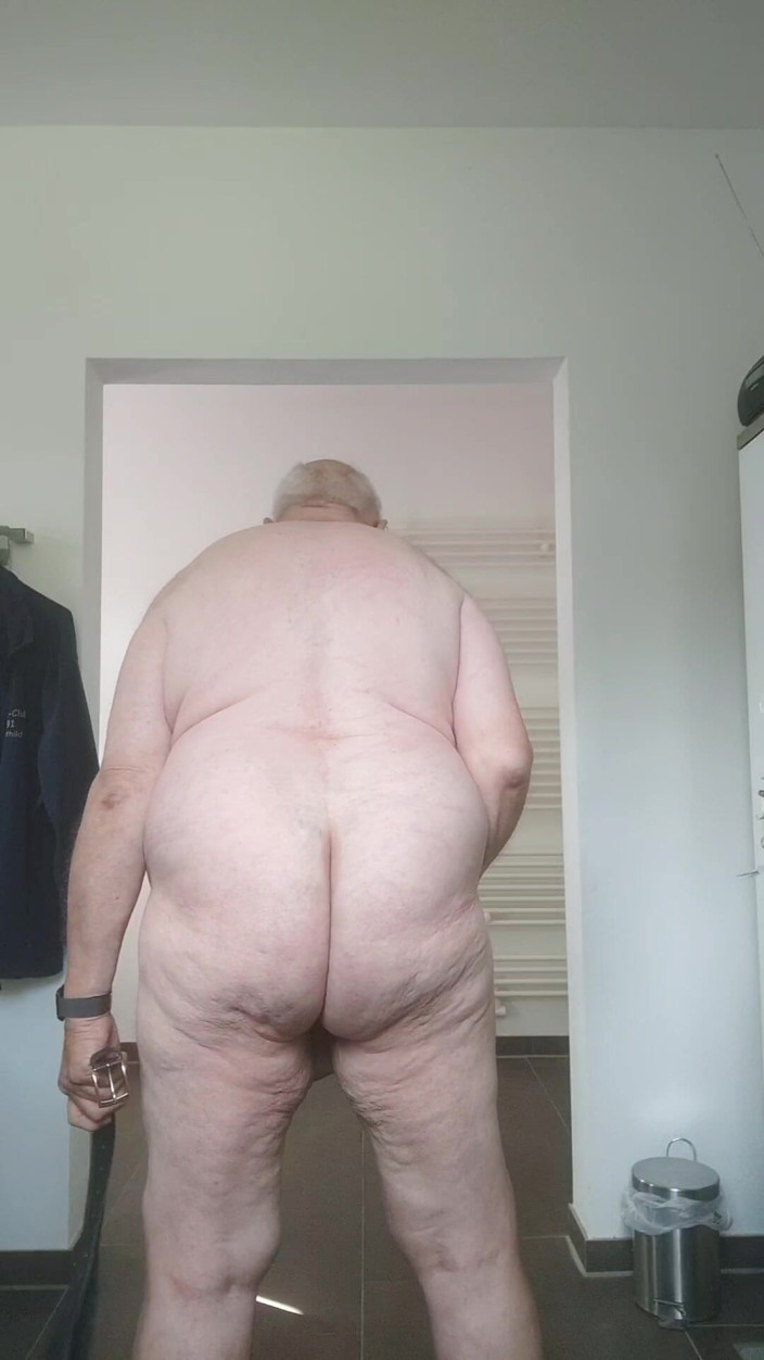 Karlchengeil: Szenen in Meinem Badezimmer