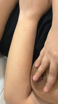 Il marito condivide la moglie e li ha lasciati soli ma Faustina Pierre ha ricevuto una sborrata dentro viene impregnata