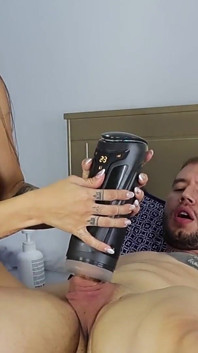 Silvana lee在Brian Evansx上使用男性玩具，并用她的大拉丁屁股操他