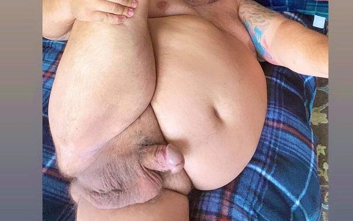 Hand free: Fet pappa Redneck björn har enorma tjurbollar dubbel orgasm cumshot