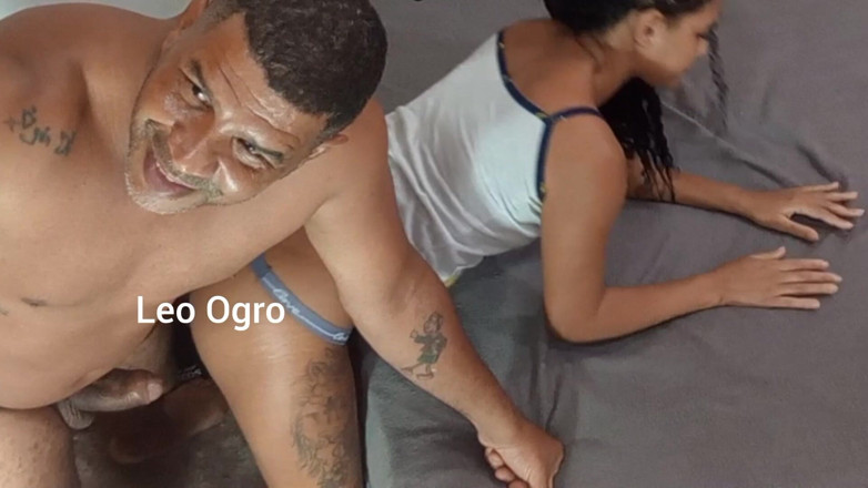 LeoOgro: Sex la răsărit