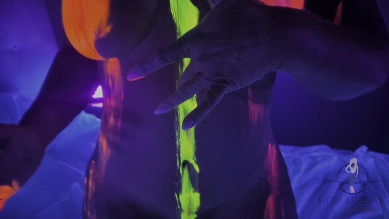 Flight Attendant Fiona: Licht uit, gloed omhoog
