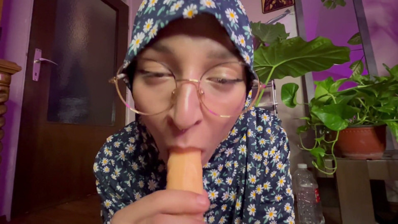 lanalovacutie: Pompino in hijab istruzioni per sborrare