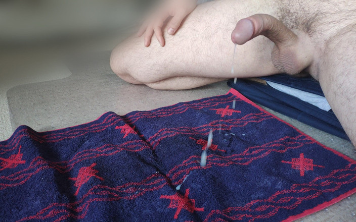 Curved One: Zničený orgasmus se spoustou spermatu