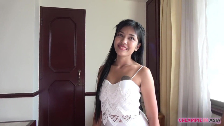 Creampie In Asia: ¡Su trasero fue genial! ¡Tan sexy! Disparé mitad afuera y mitad...