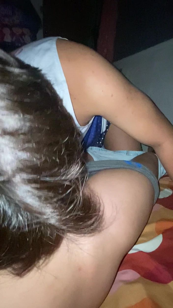 MattyxXx: Succhia in profondità fino a quando non sta tremando