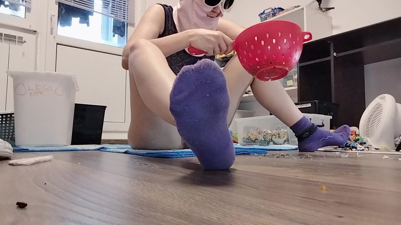 Amateur_MS: Amateur Wife Vacuums Naked in the House