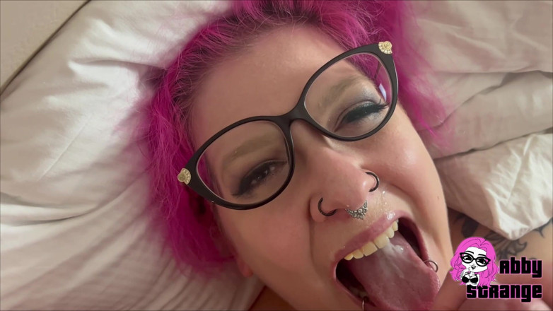 Abby Strange: สุดยอดของ Creampies และ Cumshots 2024