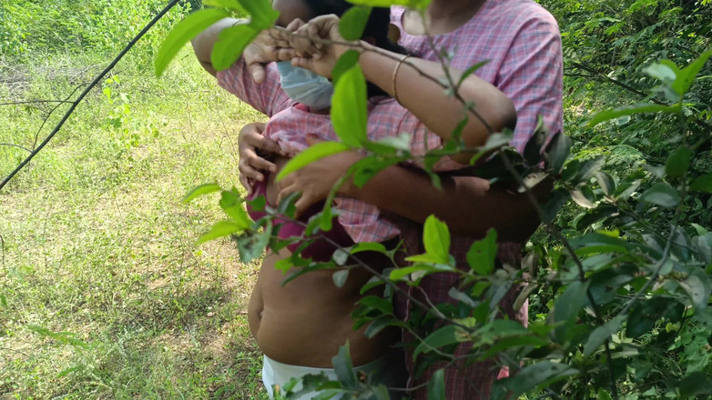 Wonder: 森林边女大学生