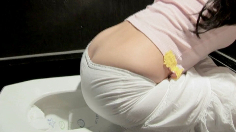 Hot Girlz: 热辣的小妞急需鸡巴并吮吸荣耀洞