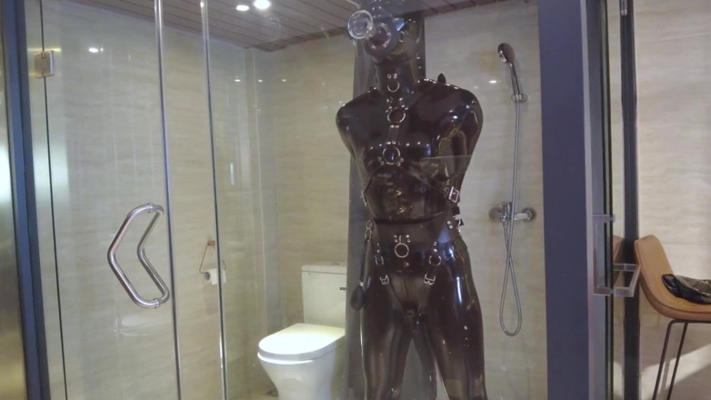 Aisan girl bondage: Mz20 - the Girl in Latex Clothing Locked in a Glass...