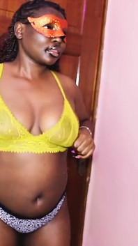 MILF neckende masturbation
