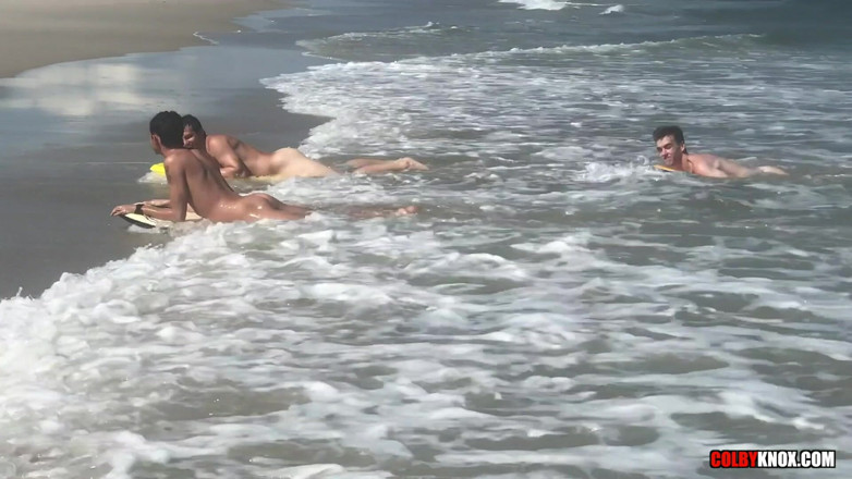 Colby Knox: Beach Fuck with Colby and Mickey -bareback-