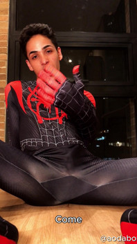Kostým a pózy Spider-Mana
