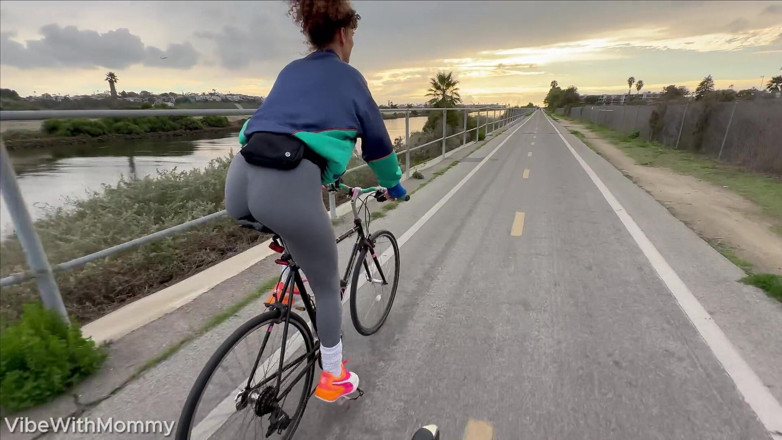 VibeWithMommy: Fuck a Local