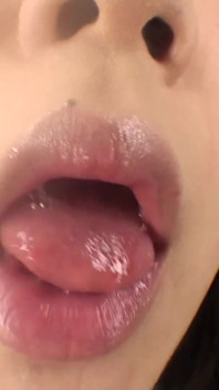 Subjective! Enjoy the Boyfriend Experience with Niina Fujii! Her Tongue, Saliva, and Inside Her Mouth
