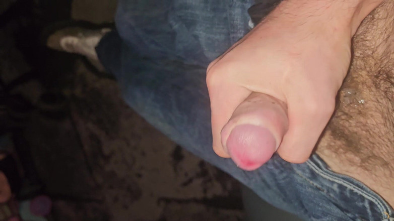 Smoking stoker: Wanking My Big Dick w dżinsach, topless, plucie, wytryski