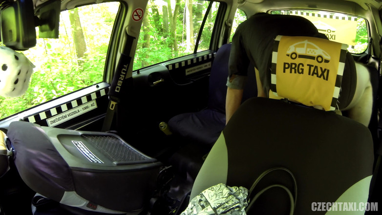 Czech Taxi: Maciço esguicho de 18 anos