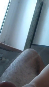 Mijn extra vrouw bij mij thuis en zuig aan mijn grote lul