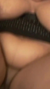 Das interview mit der vollbusigen ebenholz-bBW Mika Lee endet mit einer leidenschaftlichen banging-session und abspritzen