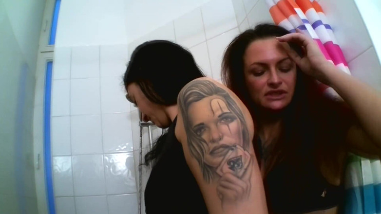 Femdom Austria: Zlatá sprcha pro otroky