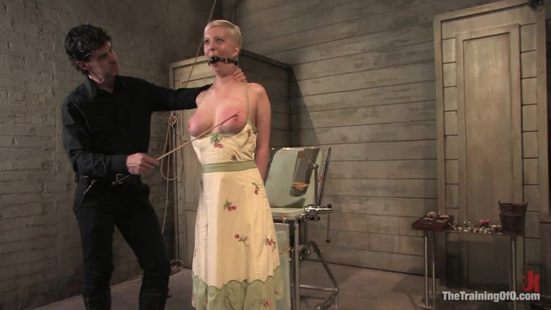 The Training of O by Kink: Cherry Torn的训练，第一天