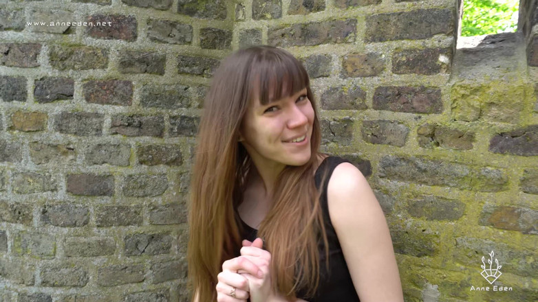 Anne Eden: My first handless blowjob! 100% uncut
