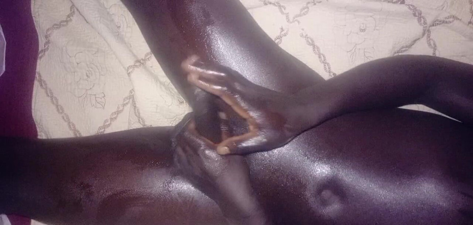 Hongi: 흑인 기름을 벗은 아프리카 자지 정액 발사