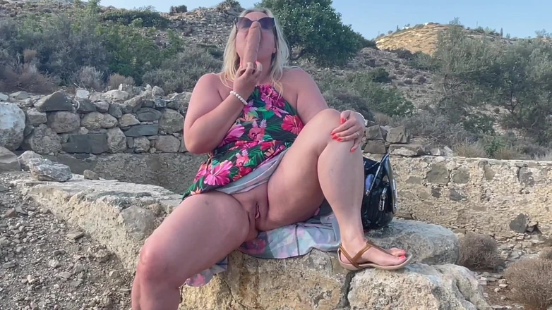 Lena Cox: Outdoor Masturbation and Squirts - Nympho Wife Real Orgasms