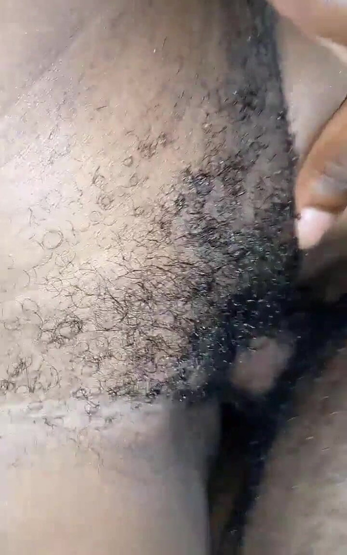 Pretty B: Ebenové podvodníky