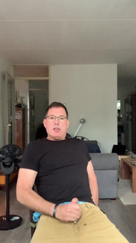 Masturbándome en casa, me corro en mis jeans, flaqueo en mis boxers