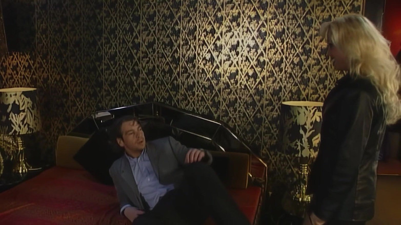 MMV Films and Clips XXX: Sarışın Gina Wild sert istiyor, büyük yaraklarla sikişiyor ve boşalıyor