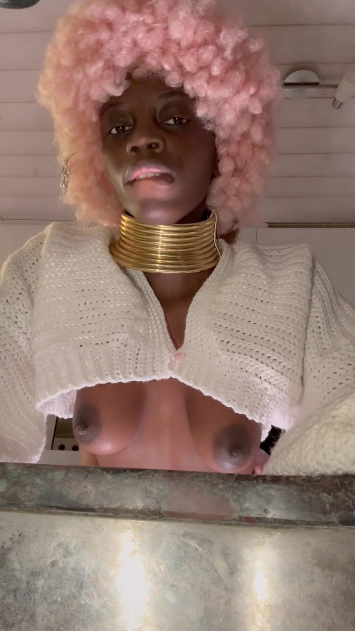 Missblackreey: Seks dapur panas dengan eboni molek rommate