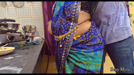 Your_Suman: Home'un yeni üvey annesinin yapışkan parmaklamaları