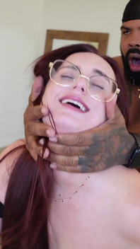 Kayla Davis trai com meu bbc - gozada interna enquanto o marido está ausente