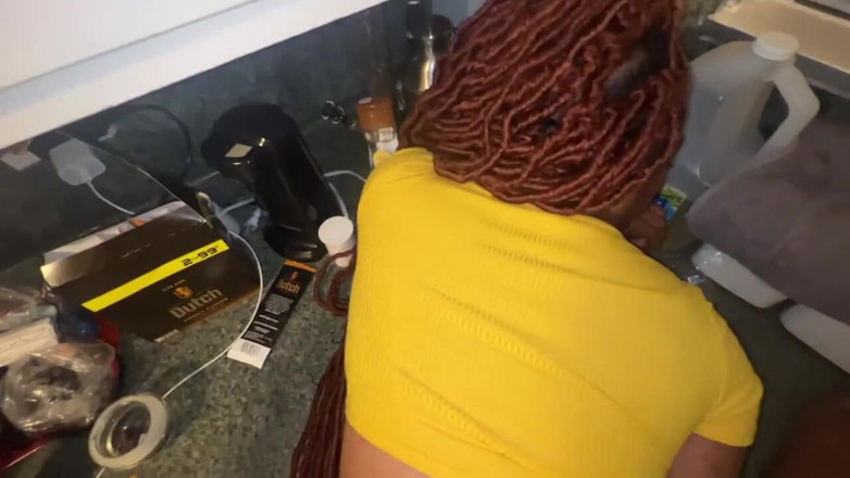 Fijii pornbox: Astaga, adik tiri kelinci timur suka banget dientot di pantat...