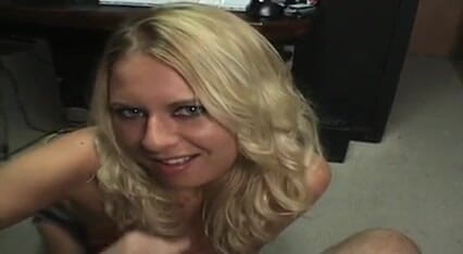 Coyote Raunch: Riley Evans ha una grande scena pov in cui succhia...