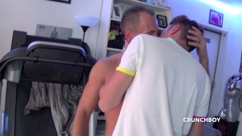 STRAIGHT BOY CURIOUS: Sexy twink ošukaná jeho straigh přítelem