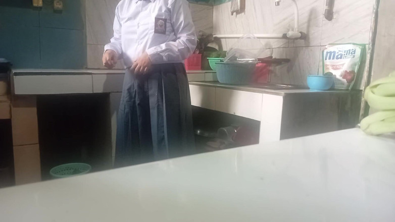 Famly sex: Virální vysoká škola v hidžábu v Entot Om v jeho domě,...