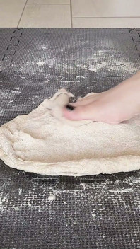 Stříkání na pizzu těsto