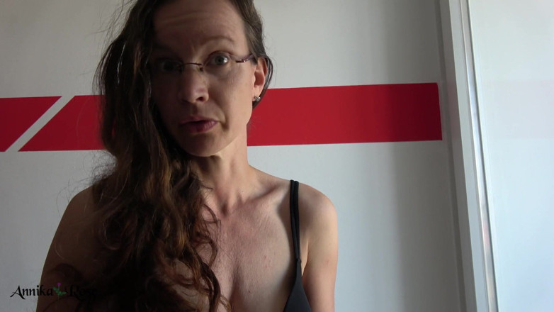 Annika Rose: Telephone banking slave!
