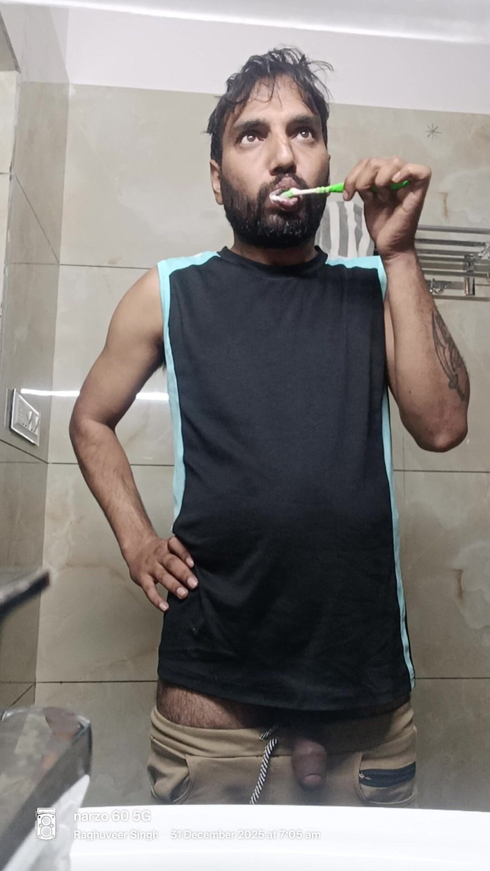 Rajasthani-old-lover: भारतीय देसी आदमी पड़ोसी पुलिस अधिकारी सौतेले पिता पाकिस्तानी सौतेले पिता के साथ शॉवर और मास्टरबेशन शो का आनंद लेता है