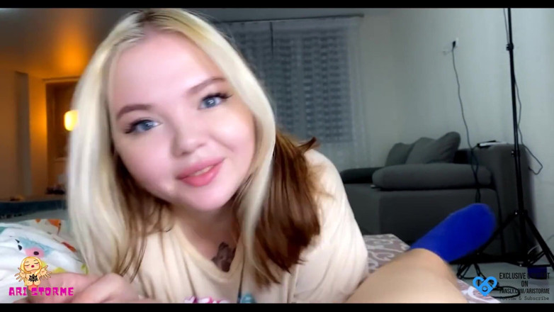 AurelliaCreampie: Kelembutan pagi-pagi sama adik tirinya