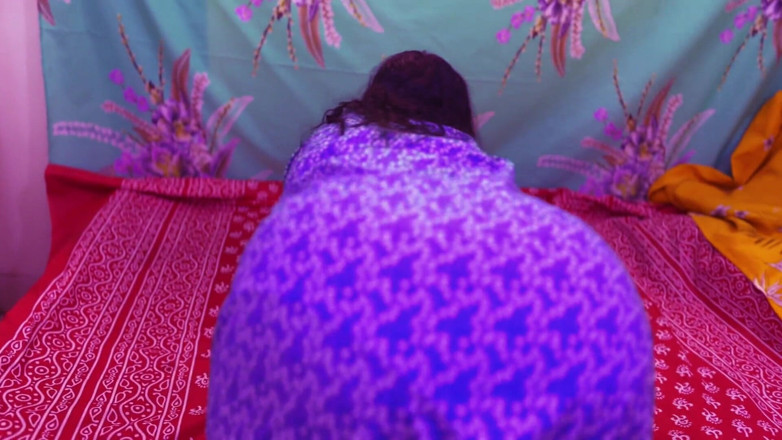 Aria Mia: Saudi Hot Maid Removes Her Big Ass Clothes While Clean...