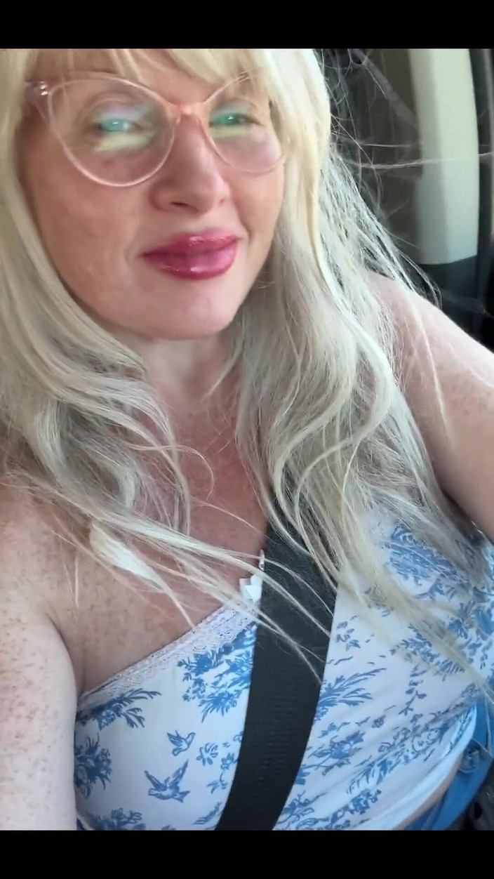 PaintedRose: Será que nós? Puxar e continuar no banco de trás?