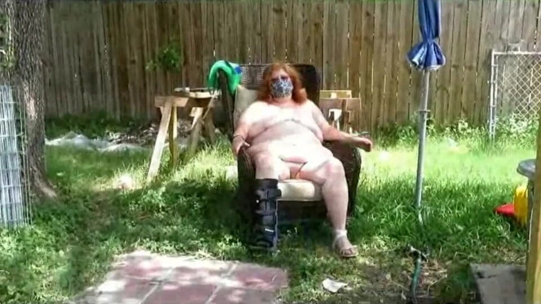 BBW nurse Vicki adventures with friends: Wearing medical boot nude masturbation with water hose