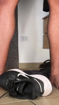 Inclinate Para Adorar Mis Pies Maricon! Humillacion En Espanol