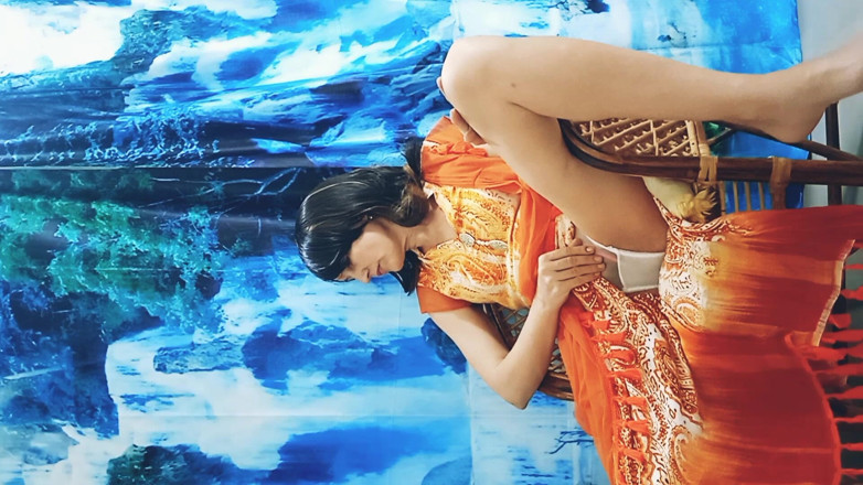 Bolly Karma: Istri nakal ini suka banget dientot habis-habisan sampai dia keenakan