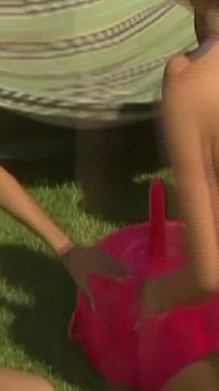 Pesta seks lesbian kencing direndam setiap lubang